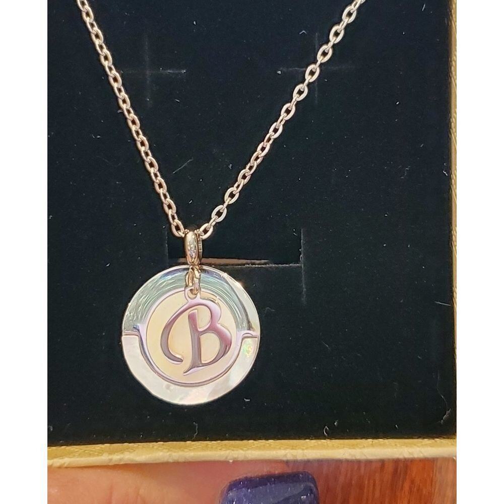 INITIAL NECKLACE - Picture 3 of 11